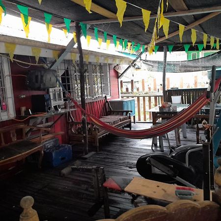 Hostal Cafe Axel Bocas del Toro Exterior foto