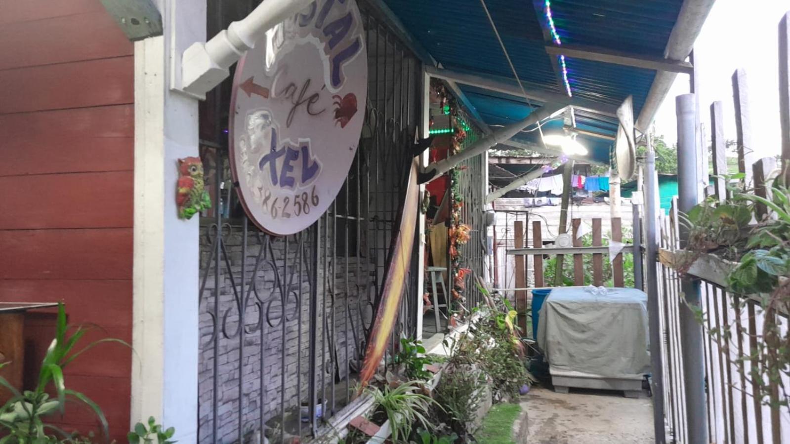 Hostal Cafe Axel Bocas del Toro Exterior foto